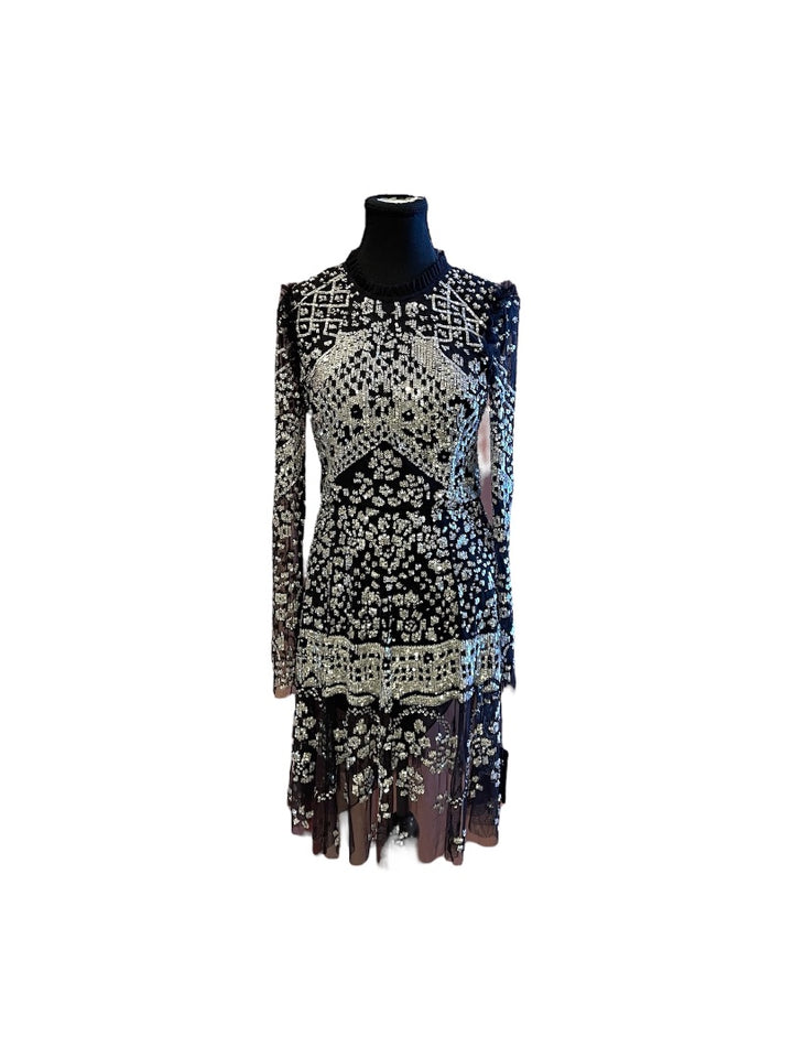 Noir et Argent NEEDLE & THREAD Robes, 8