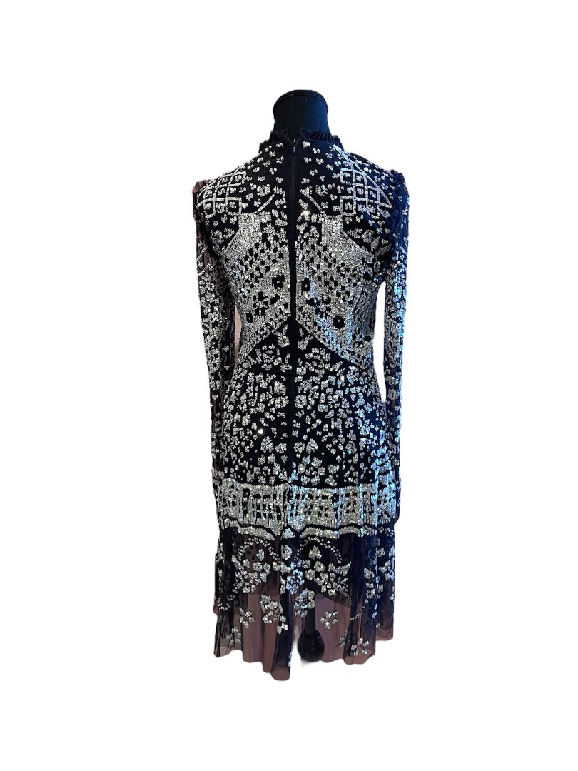 Noir et Argent NEEDLE & THREAD Robes, 8