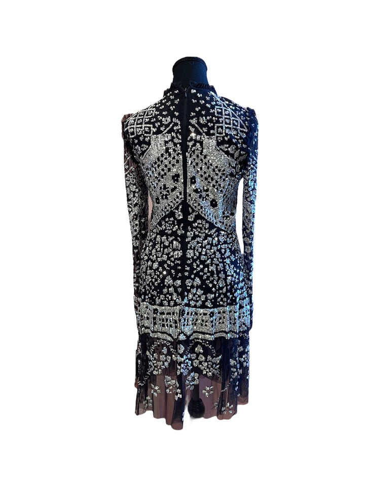 Noir et Argent NEEDLE & THREAD Robes, 8