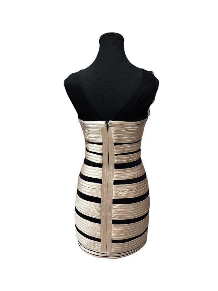 Beige et Noir BCBG Robes, 4